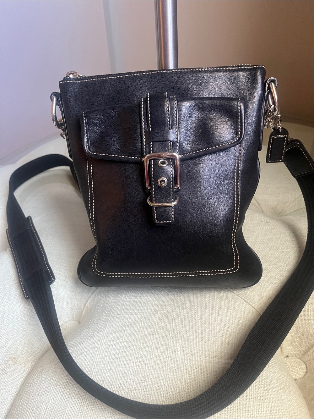 Coach Sleek Black Leather Messenger Bag with Contrast Stitching